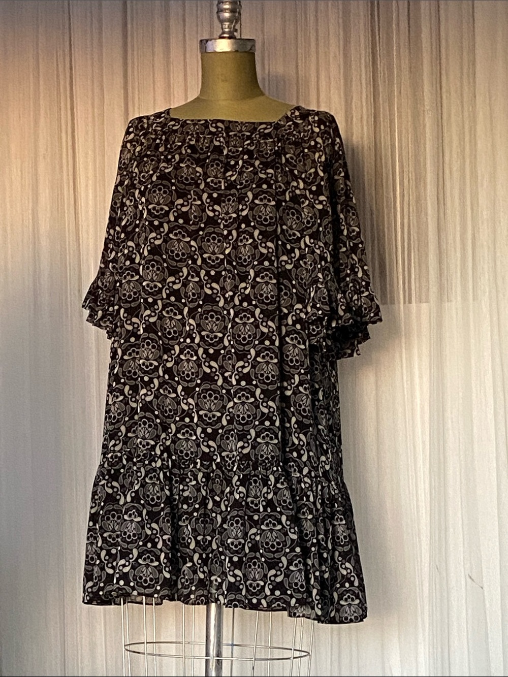Anna Sui for Uniqlo Black Floral Shift Boho Short Dress with Ruffle Hem Size XS
